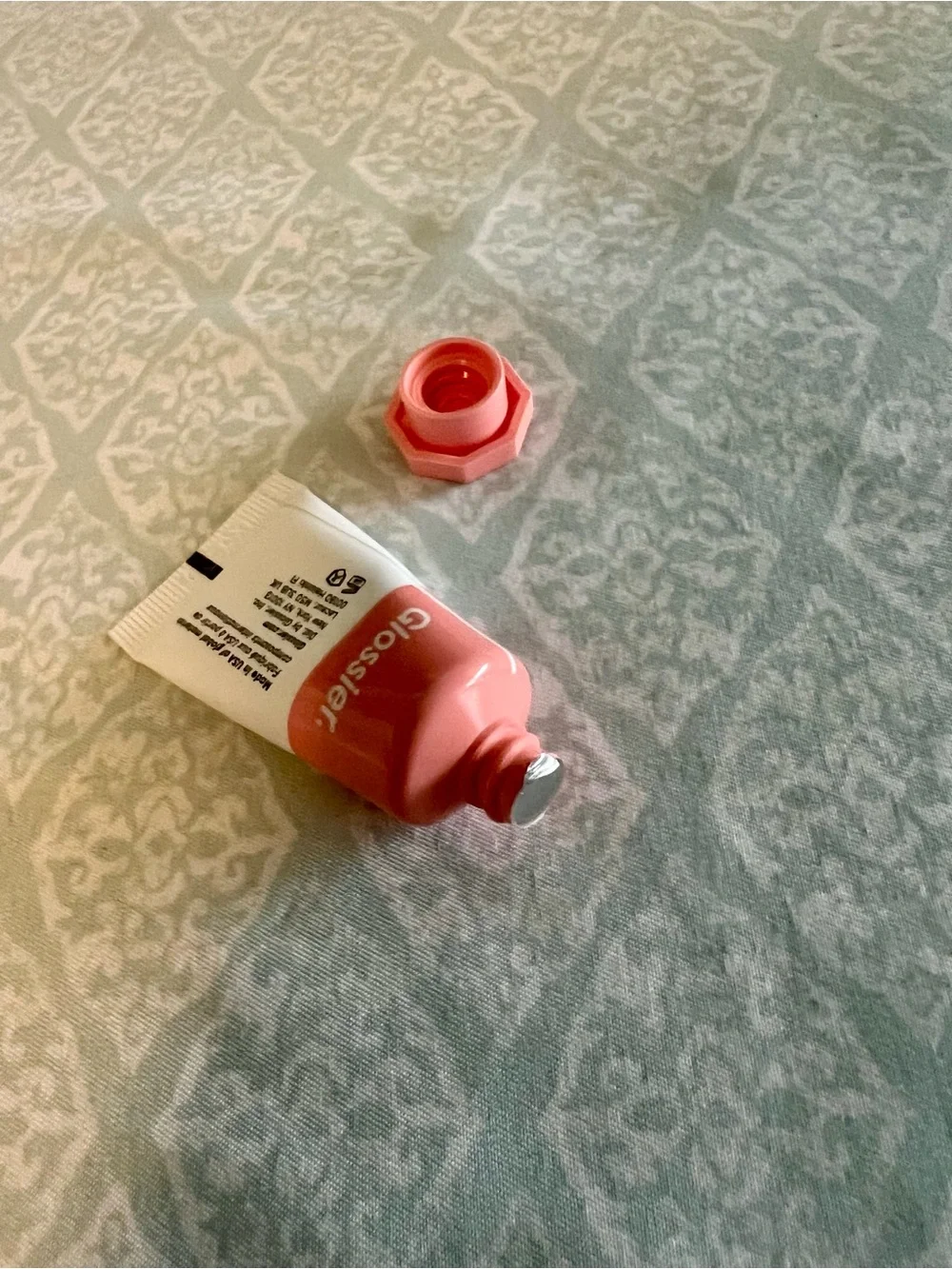 Glossier Cloud Paint Puff - Peach Pink Cheek Tint